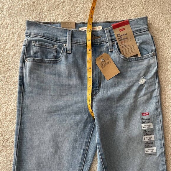 NWT Levi's 724 High Rise Slim Straight Distressed Jeans 27/32 Light Wash - Picture 11 of 13